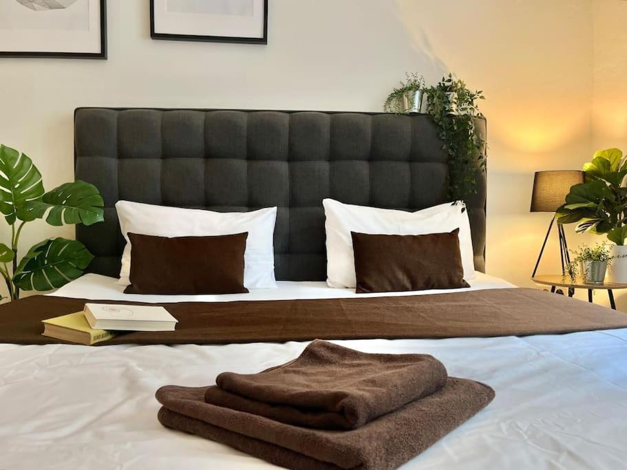 Beautiful New Town Apartment Praag Buitenkant foto