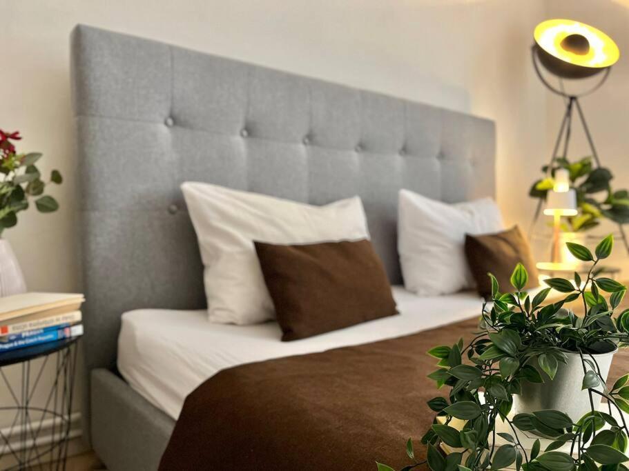 Beautiful New Town Apartment Praag Buitenkant foto