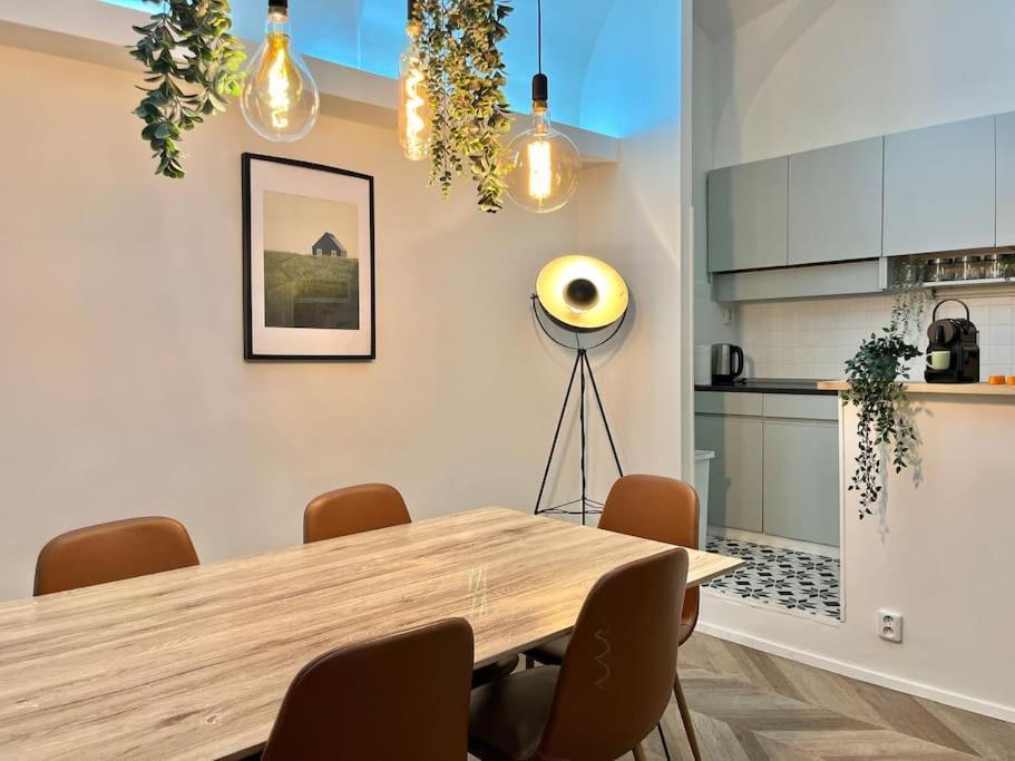 Beautiful New Town Apartment Praag Buitenkant foto